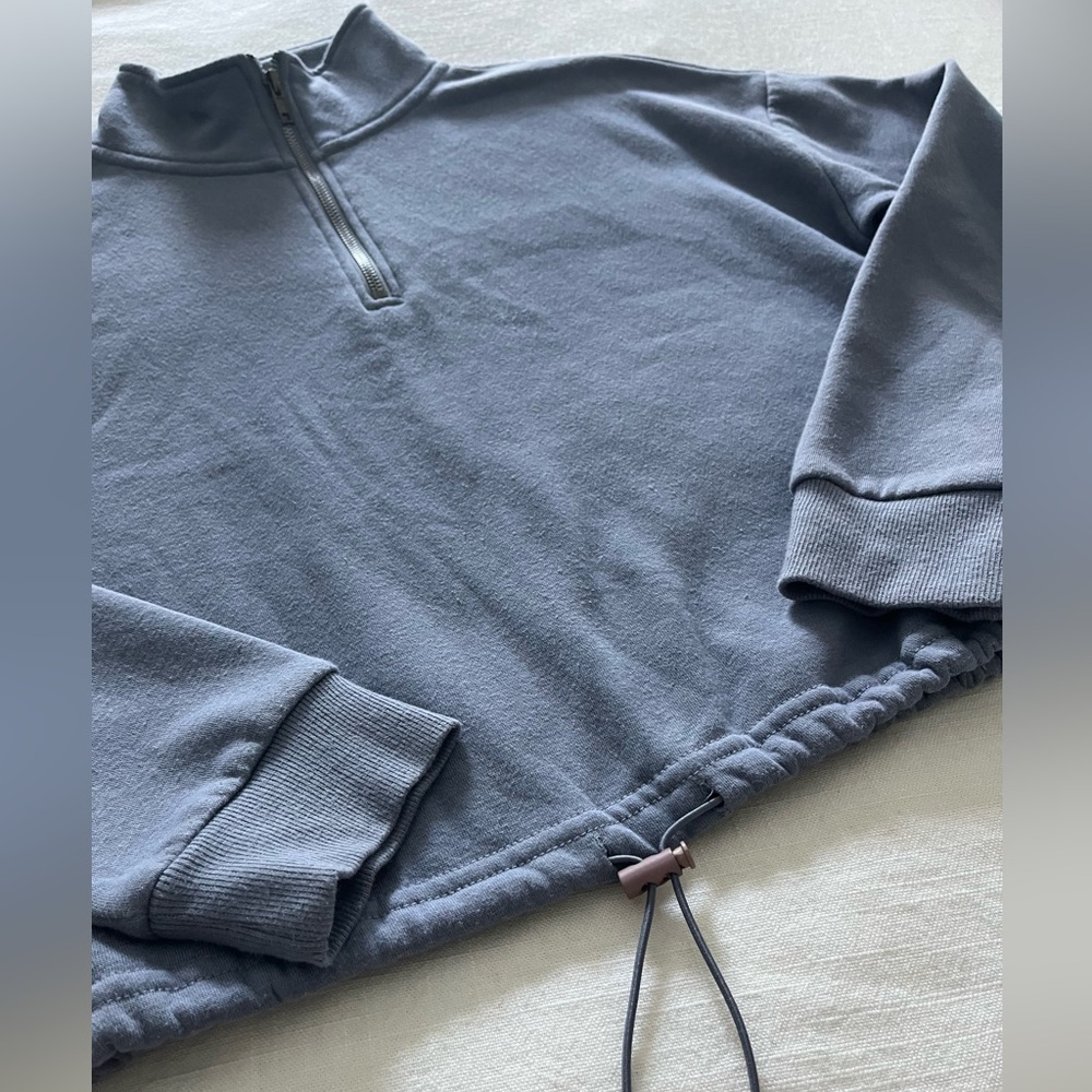 Cropped 1/4 zip sweatshirt